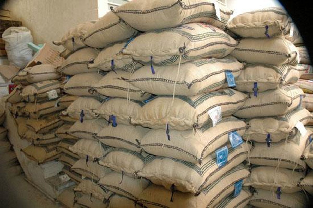 کشف ۳۴ تن برنج قاچاق در بندرخمیر