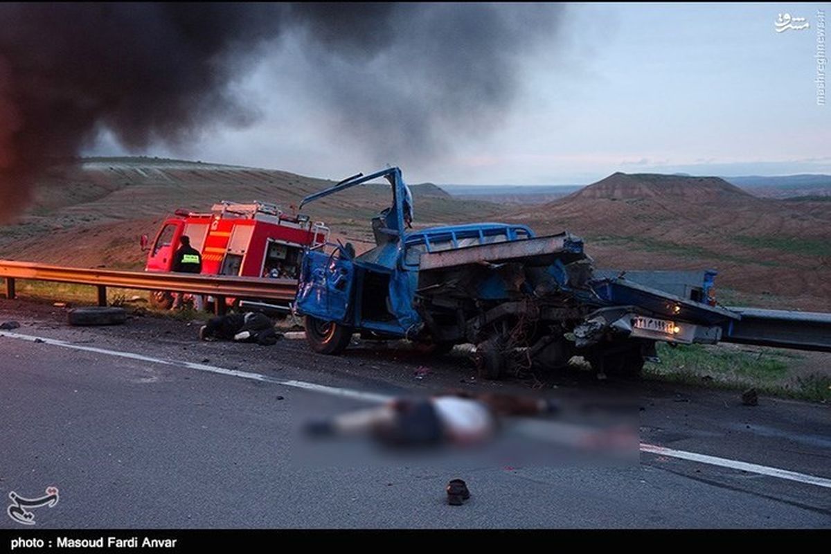 تصادف مرگبار اتوبوس با نیسان در جاده ایلام - مهران