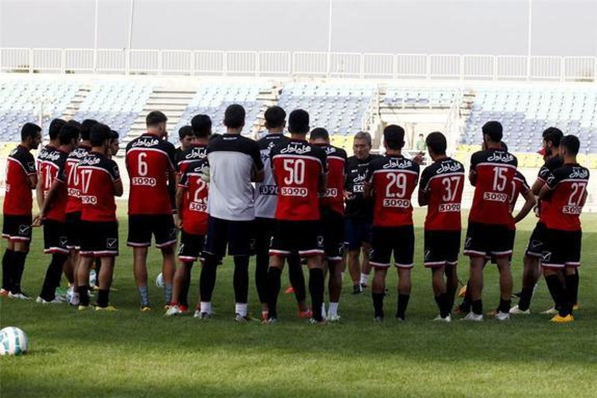 حضور جادوگر در اردوی پرسپولیس+عکس