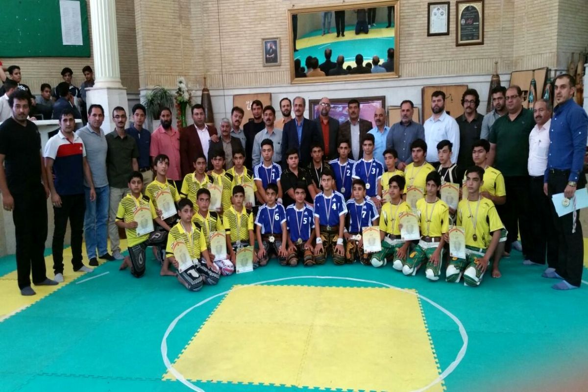 مسابقات نوجوانان زورخانه ای جام حاج ناصر اسدی در کرمان برگزار شد