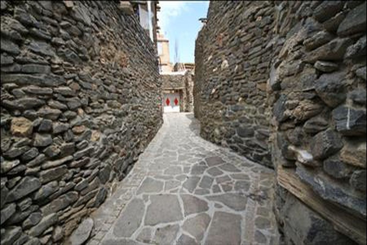 بررسی ۱۱ مورد تقاضا برای ایجاد اقامتگاه های بوم گردی در روستاهای هدف گردشگری استان همدان