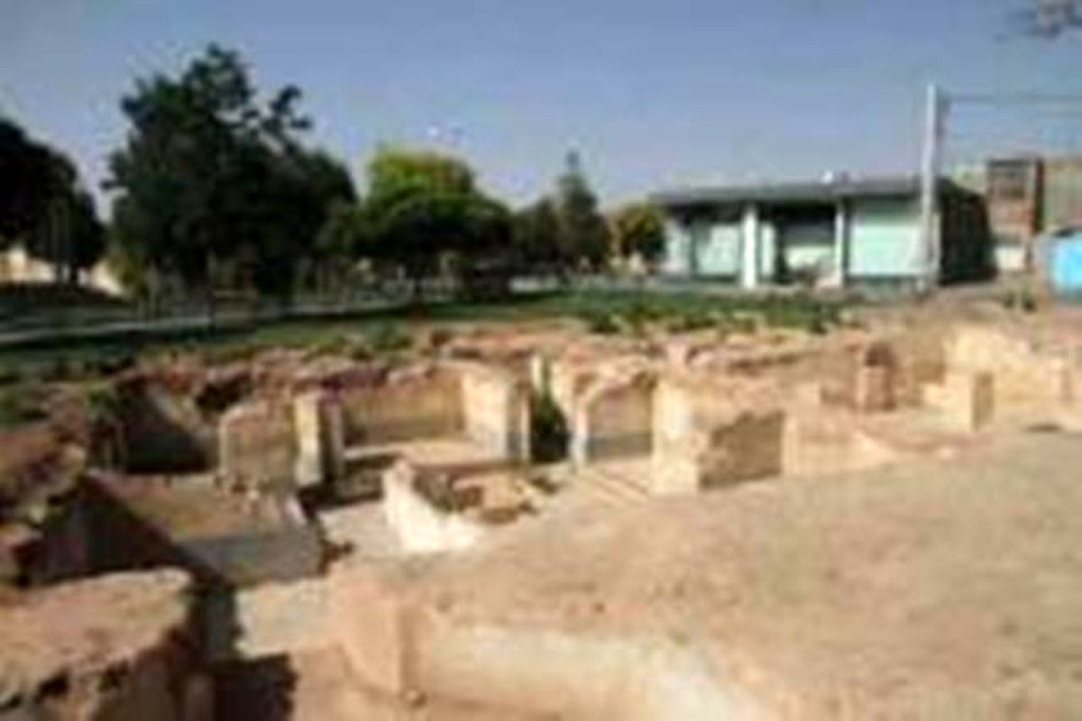 بیرون کشیدن حمام تاریخی شهر وزوان از دل خاک