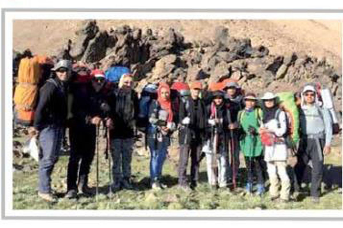 کوهنوردان استان سمنان قله های کشور را فتح می کنند