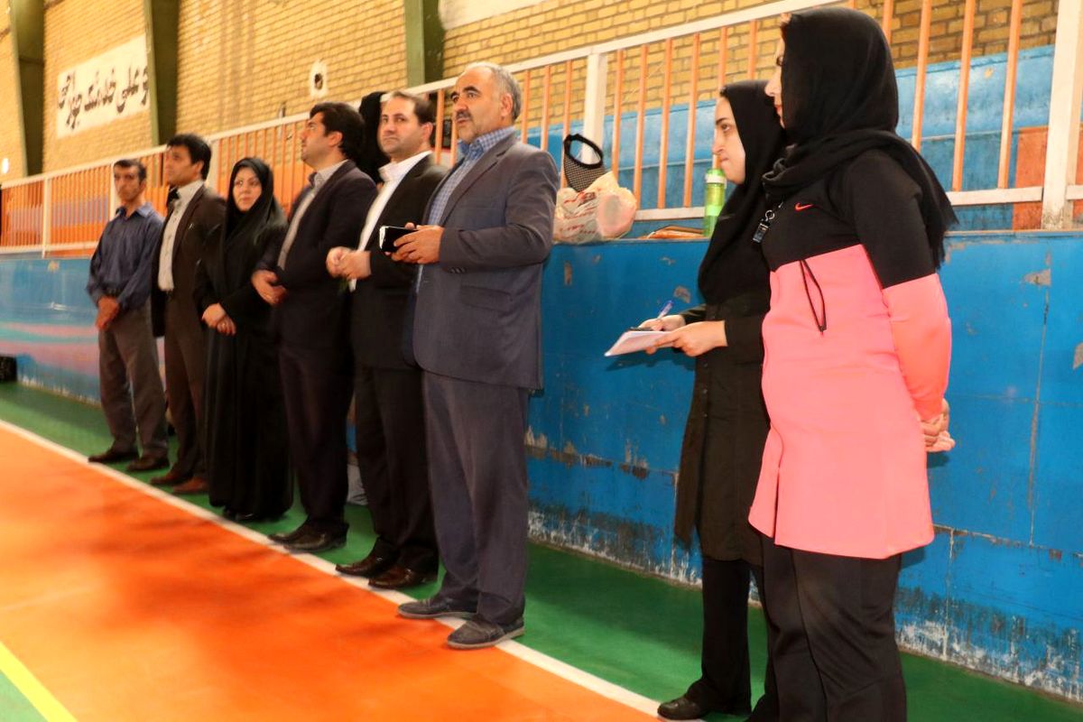 اعضای کمیسیون ورزش و جوانان شورای اسلامی از ورزش صبحگاهی سالن حضرت ولیعصر بازدید کردند