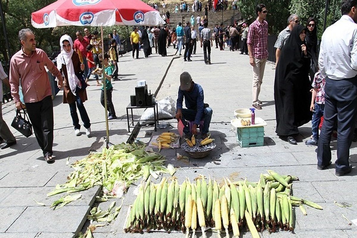 ساماندهی دستفروشان گنجنامه باید در اولویت قرار گیرد