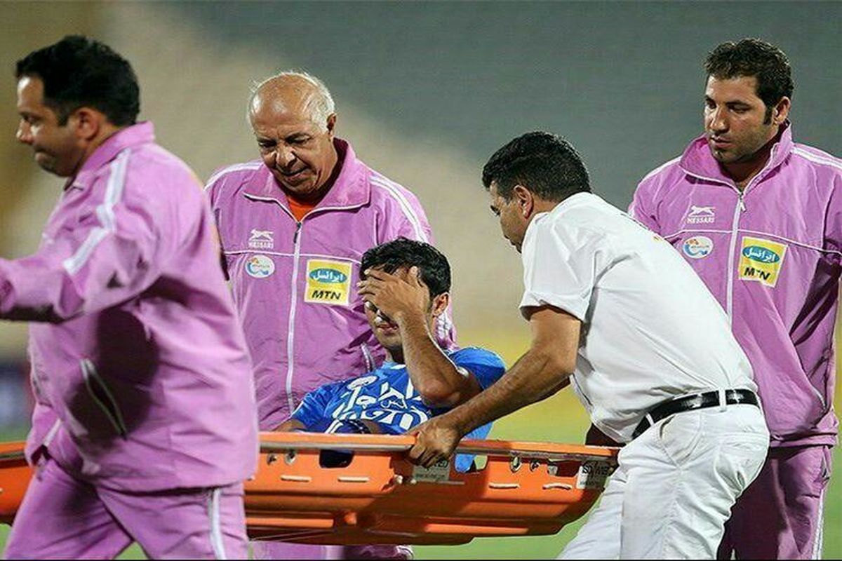 کریمی جنگ آبی‌ها را از دست داد؟