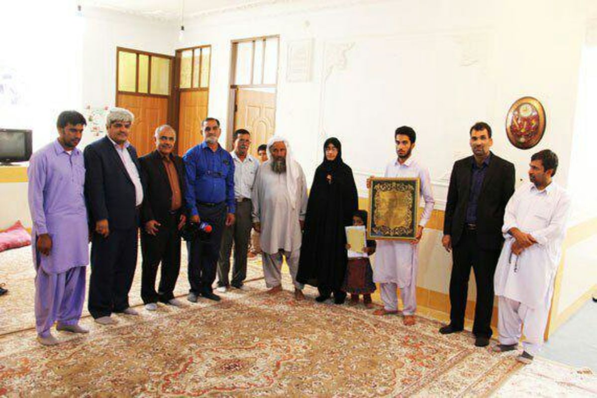 اهدای منزل مسکونی توسط فرهنگیان فارس ،به خانواده معلم خاشی
