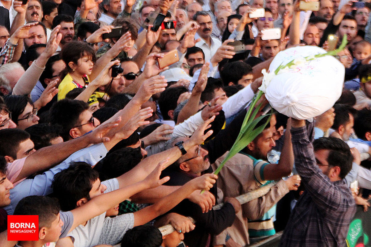 فارس میزبان ۱۳ شهید دفاع مقدس / تشییع و تدفین پیکرهای مطهر ۲ شهید گمنام در شهر صدرای شیراز
