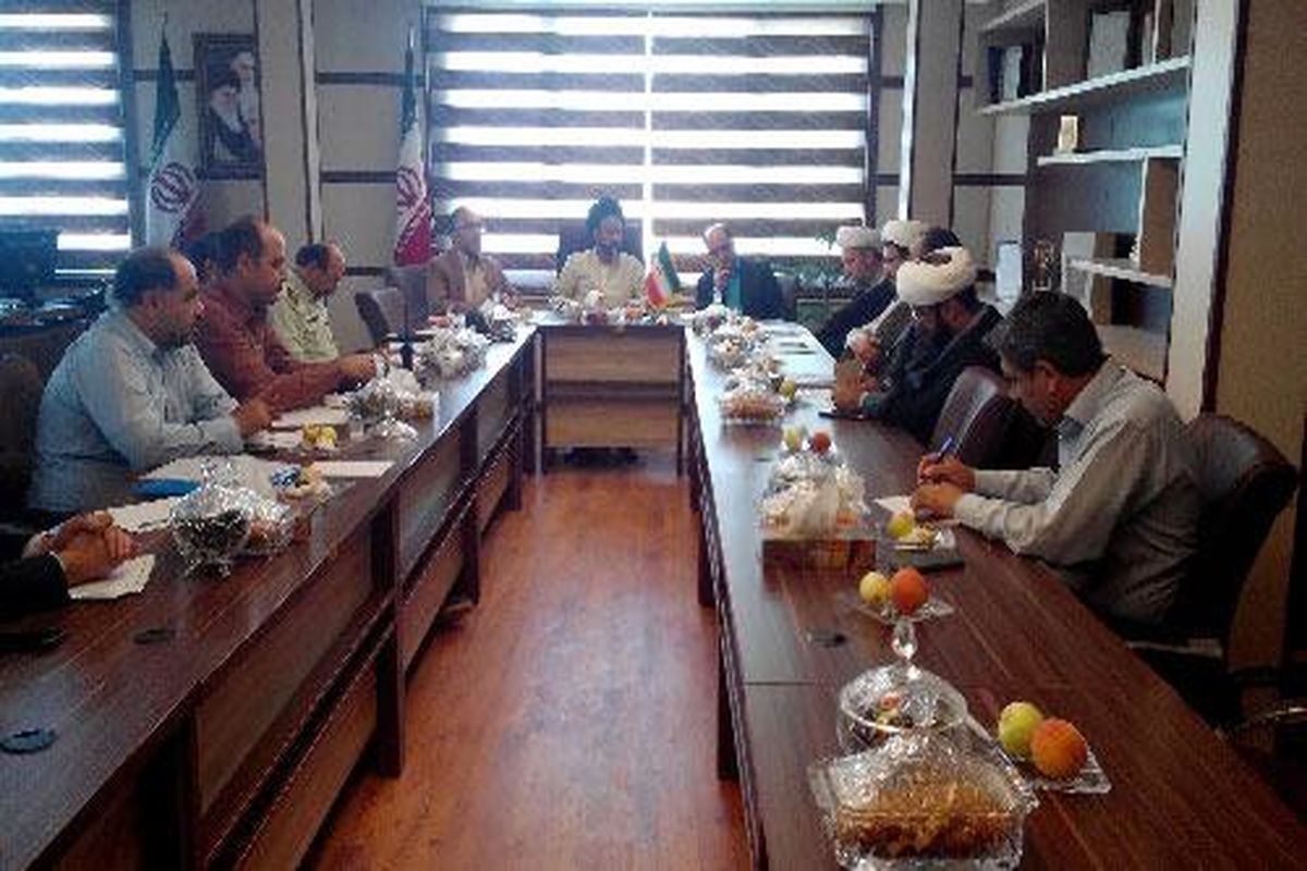 حضور فعالانه مسئولان در مساجد رونق بخش آن خواهد شد