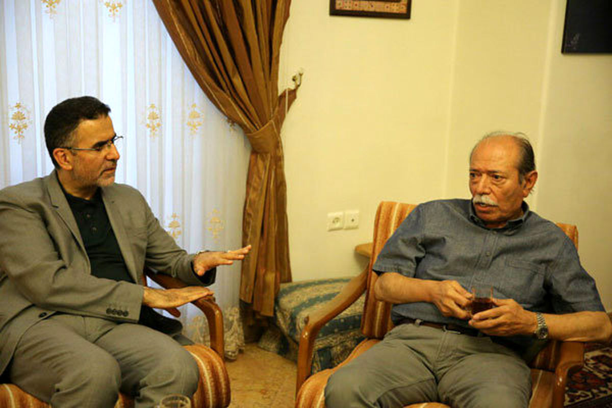 علی نصیریان: دولت بر هنر فقط نظارت نکند بلکه حمایت هم بکند