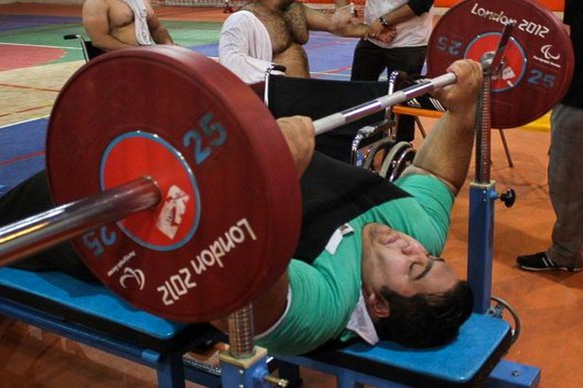 کاروان منا در انتظار ثبت رکورد تاریخی وزنه بردار فوق سنگین