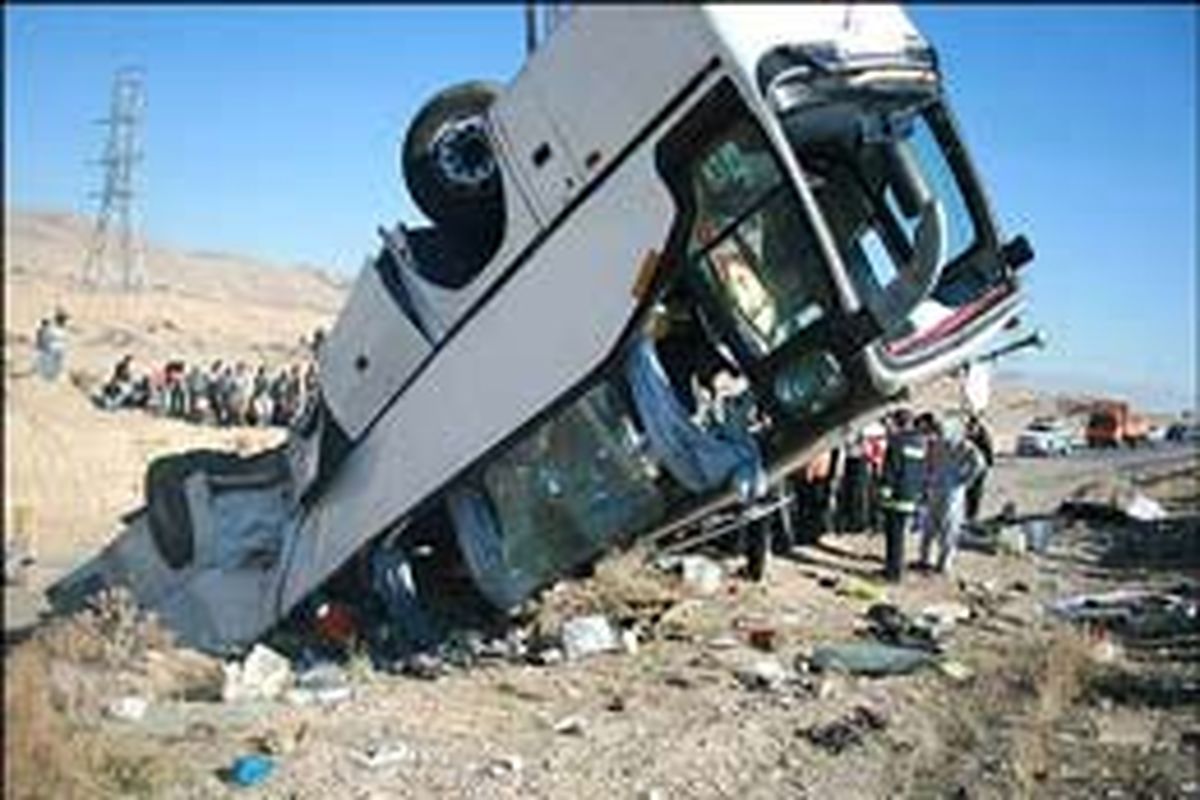 ۱۴ کشته و زخمی در واژگونی اتوبوس