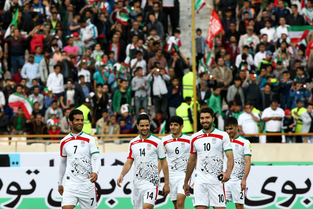 حلقه اتحاد بازیکنان و حمایت هواداران ایرانی+عکس