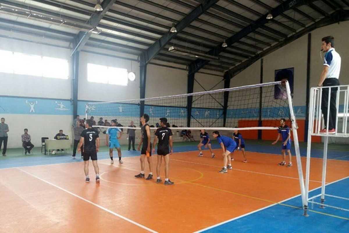 اختتامیه مسابقات والیبال حوزه های بسیج شهرستان شیروان برگزار شد