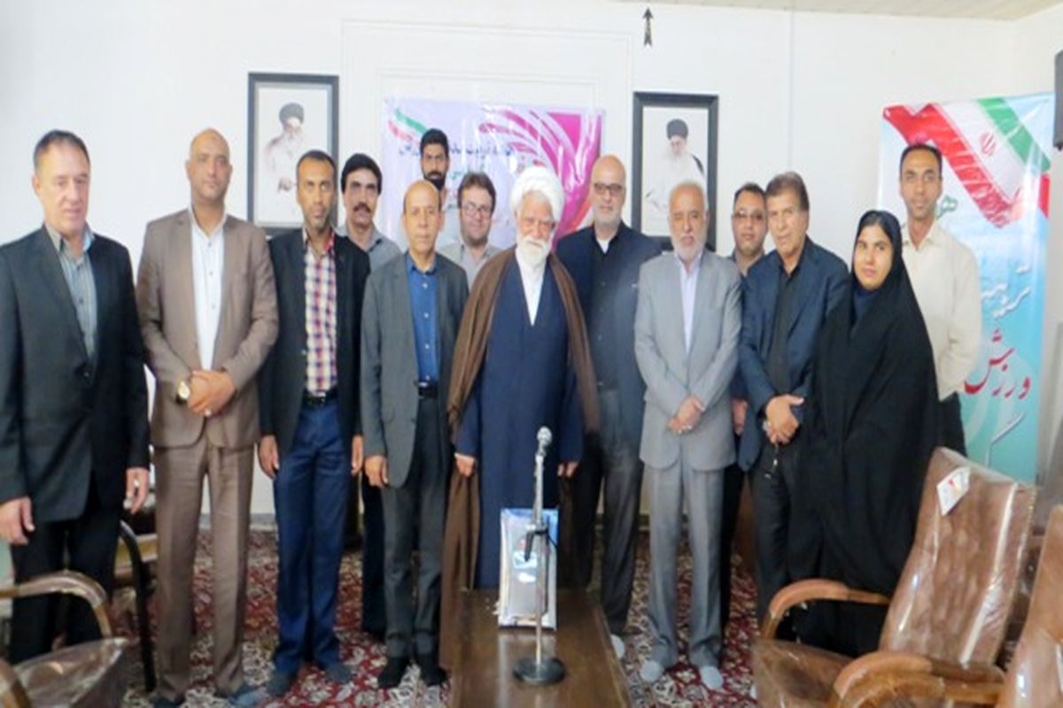 دیدار دانشورمدیرکل ورزش وجوانان استان با آیت الله نعیم آبادی نماینده ولی فقیه دراستان هرمزگان وامام جمعه بندرعباس