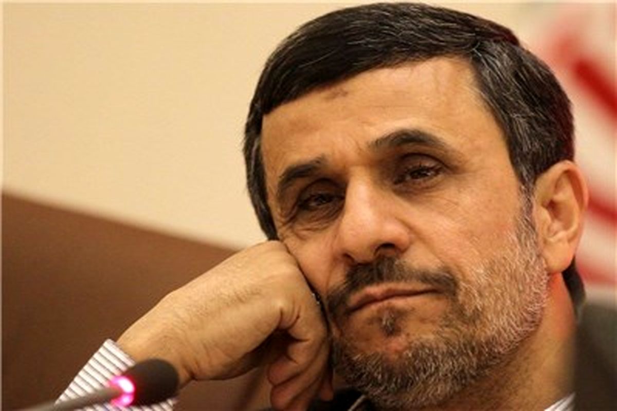 واکنش پیرموذن به نهی کاندیداتوری احمدی نژاد/سکوت بیاموز!