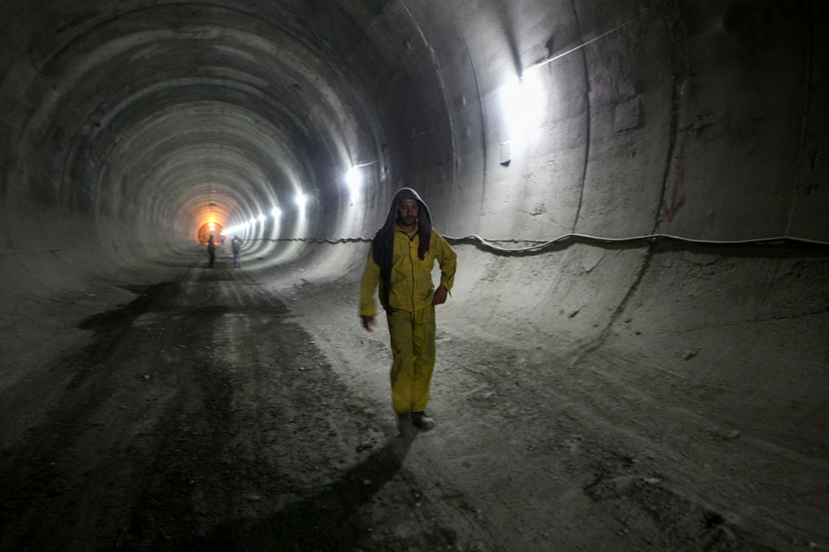 حفاری تونل مکانیزه خط یک مترو قم از مرز ۹۰۰۰ متر گذشت