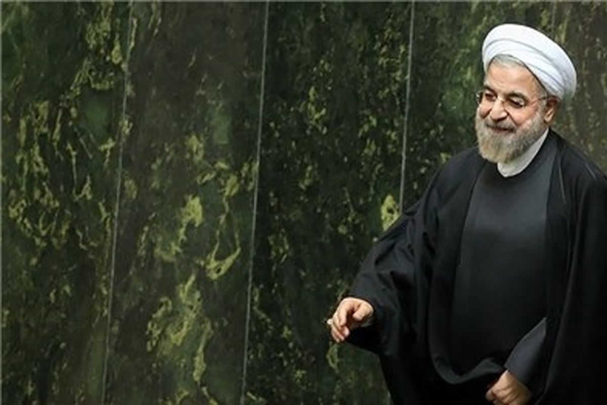 دکتر روحانی صحن مجلس را ترک کرد