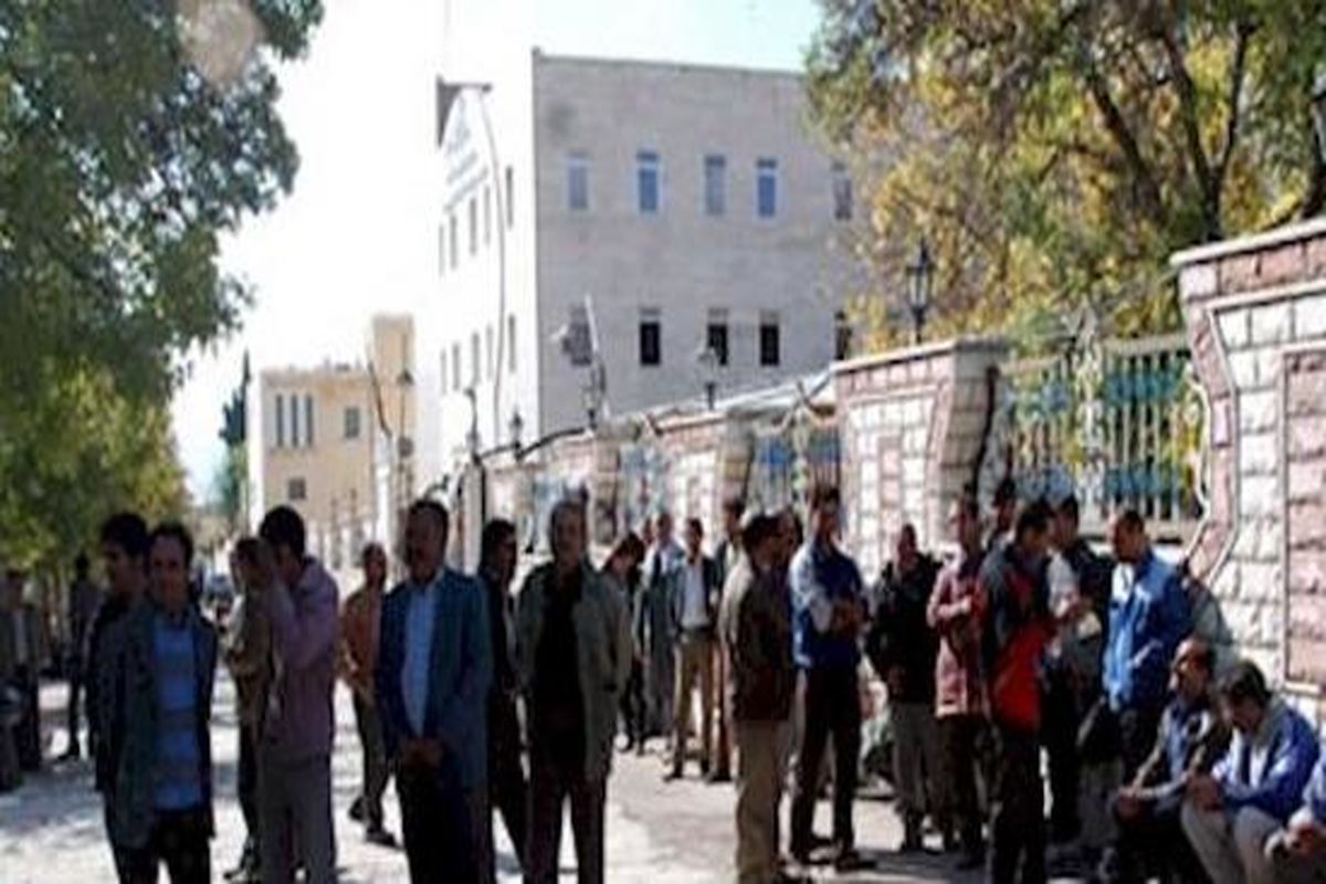 تجمع اعتراض آمیز ۲۰۰ نفر از کارکنان حمل ونقل استان