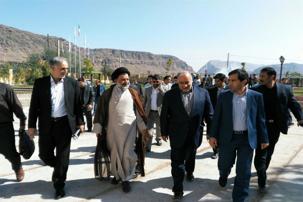 قدردانی اعضای هیأت امنای دانشگاه آزاد اسلامی استان لرستان از رئیس دانشگاه آزاد لرستان