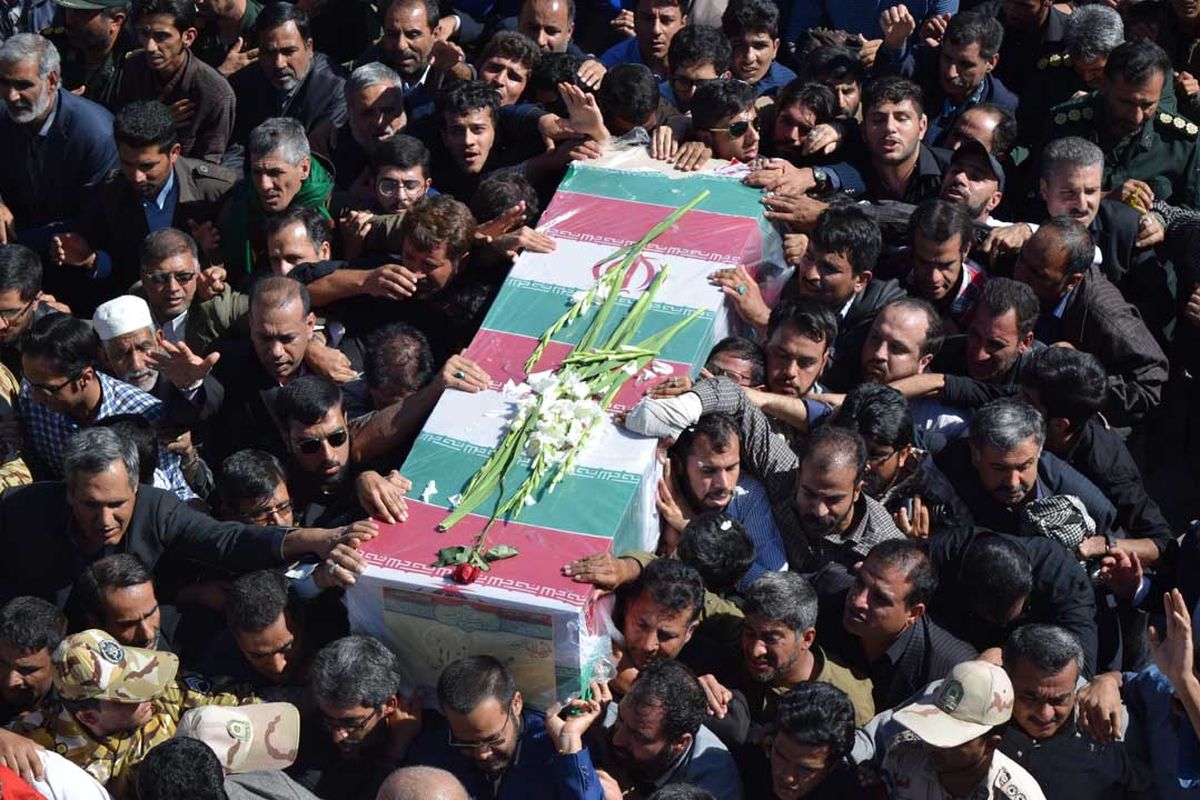 پیکر مطهر شهید محسن خزائی در زاهدان تشییع و به خاک سپرده شد