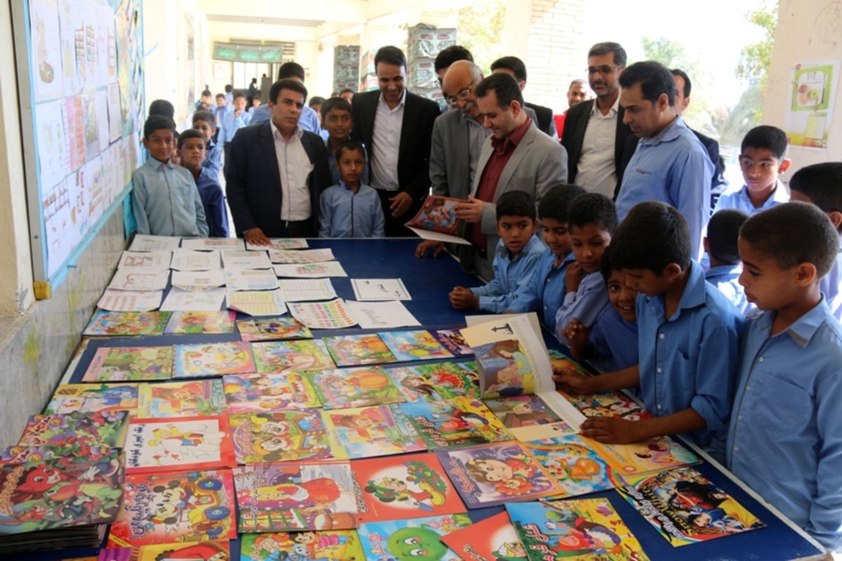 افتتاح دو ایستگاه مطالعه در هفته کتابخوانی بندرعباس