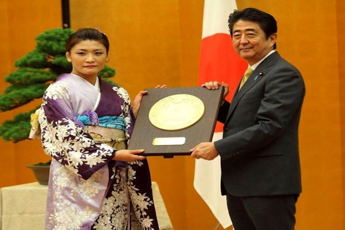دارنده چهار مدال طلای المپیک، نشان ملی ژاپن را دریافت کرد