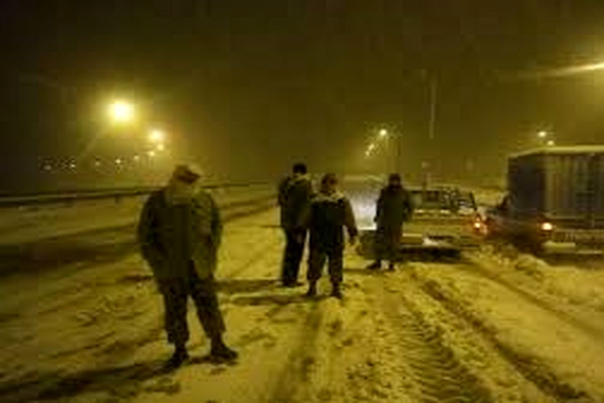 ۵۵ خانوار گرفتار برف در اردبیل امدادرسانی شدند/نجات ۸۰۰ خودرو