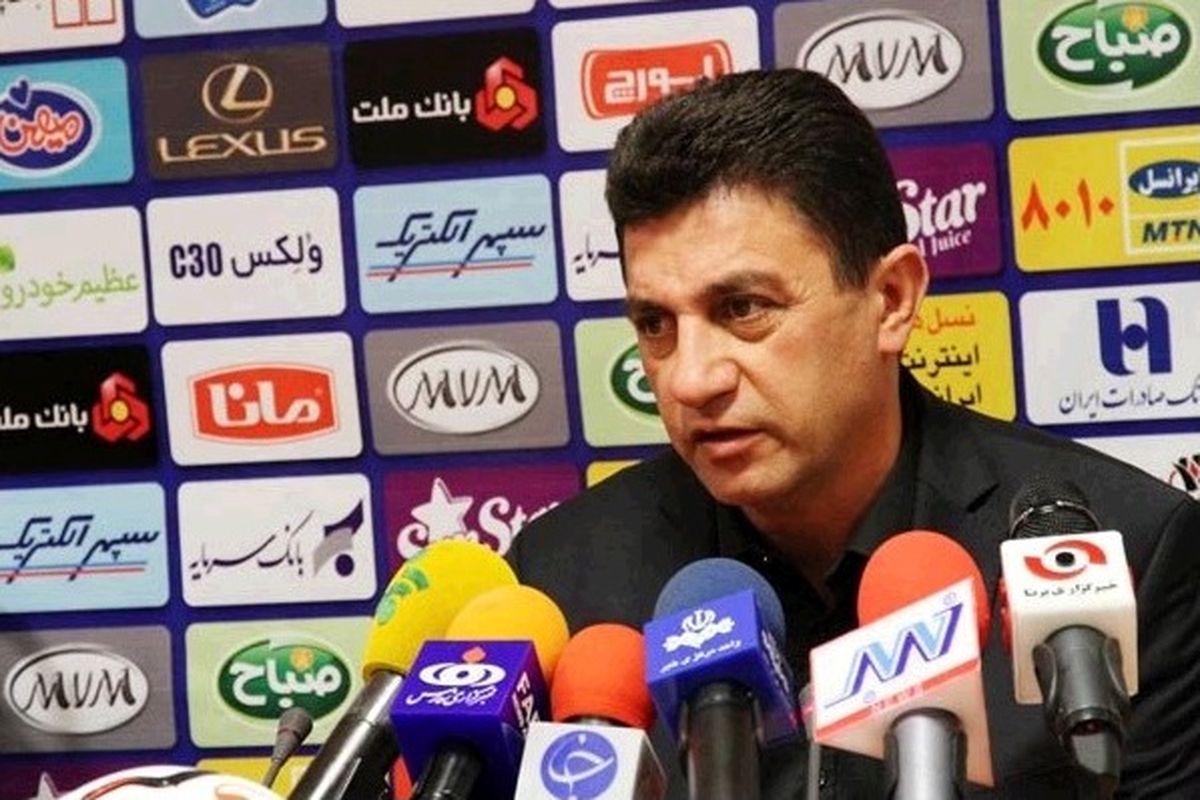 قلعه نویی: رفیعی اگر در ایران بماند، بازیکن تراکتور خواهد بود