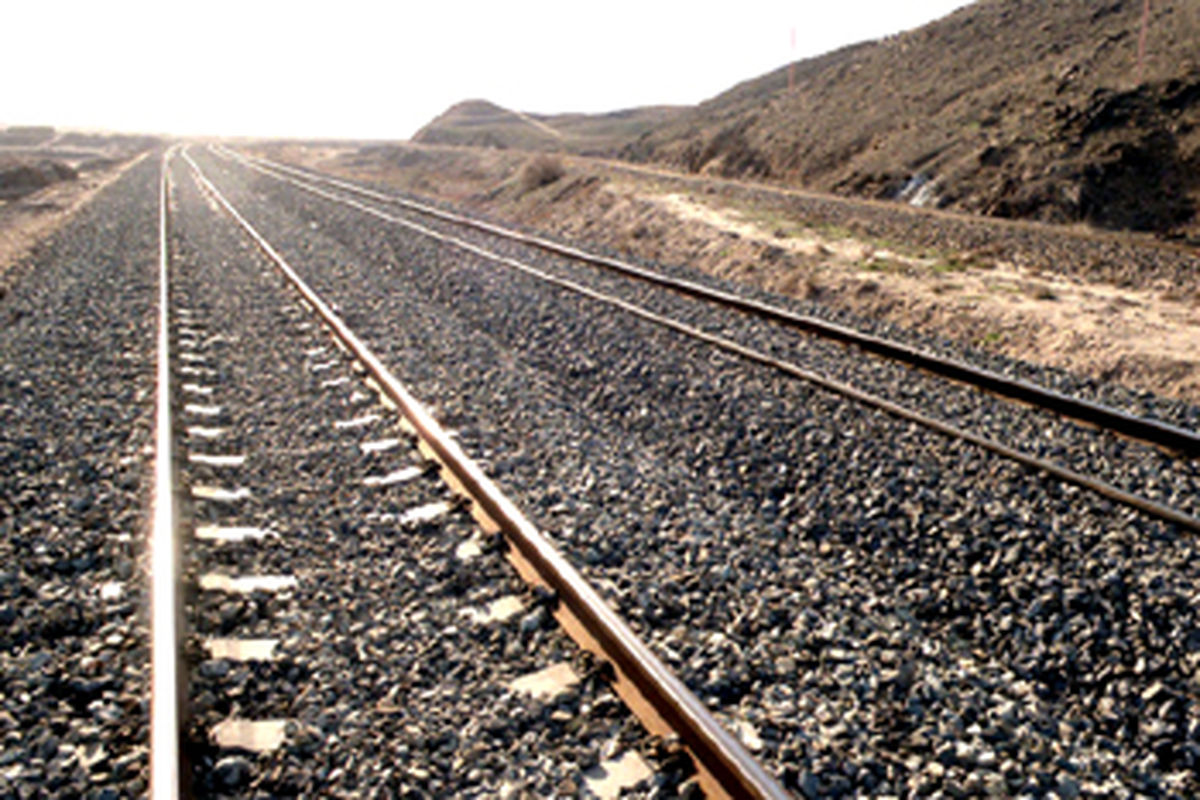 یک هزار و ۳۰۰ کیلومتر از خط آهن کشور دو خطه می شود