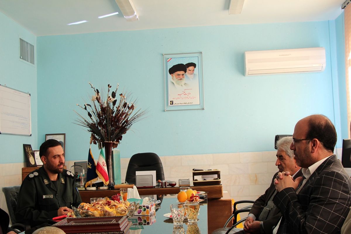 رئیس دانشگاه آزاد اسلامی با فرمانده جدید بسیج شهرستان دیدار و گفت و گو کرد