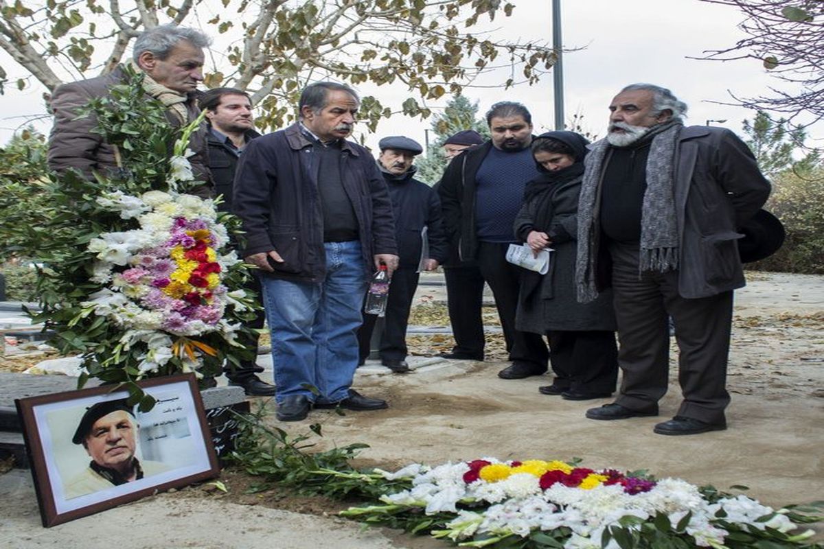 خاک‌سپاری سیروس نیرو در خلوت و سرما