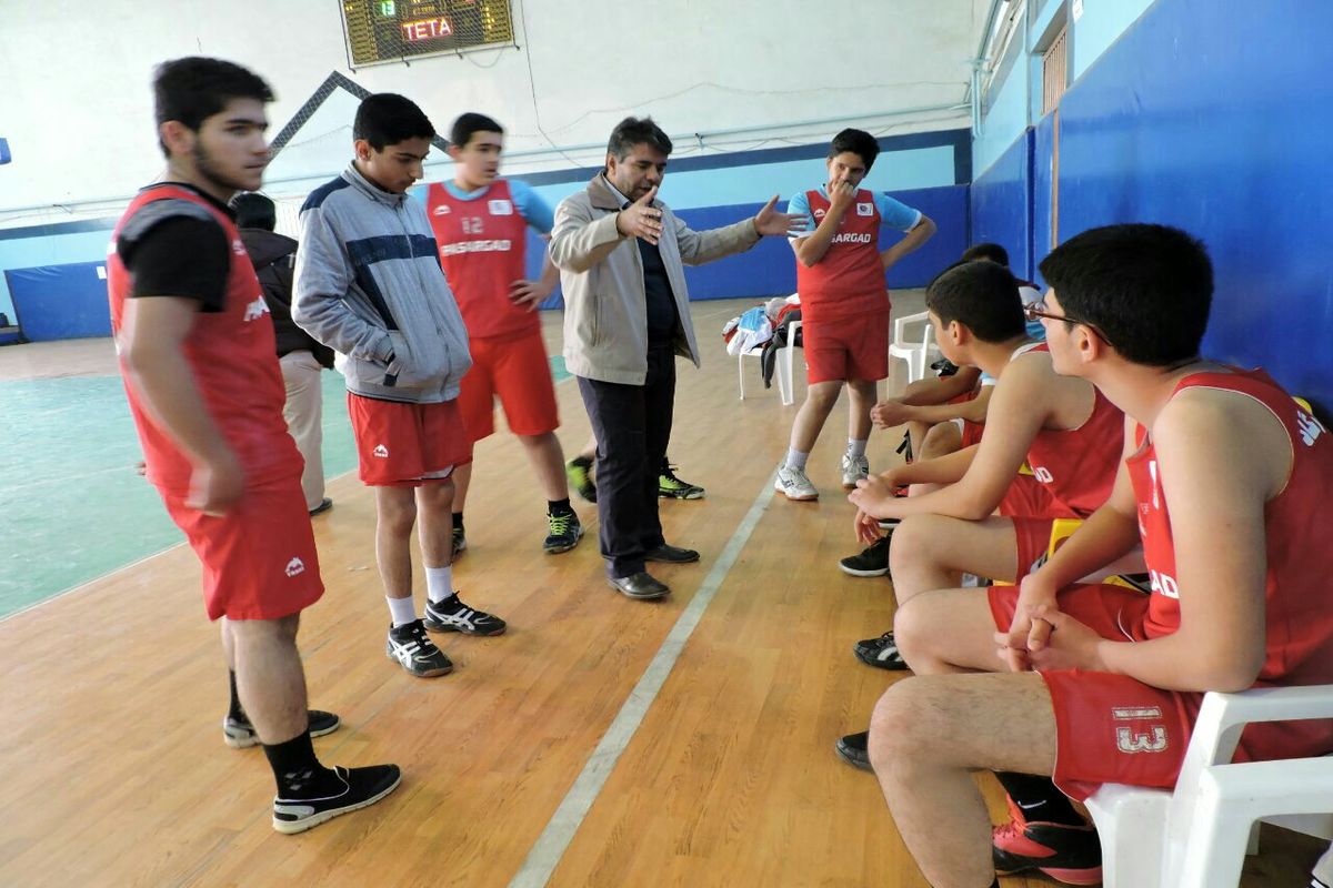 مسابقات بسکتبال مقطع متوسطه آموزشگاه های شهرستان الیگودرز برگزار شد