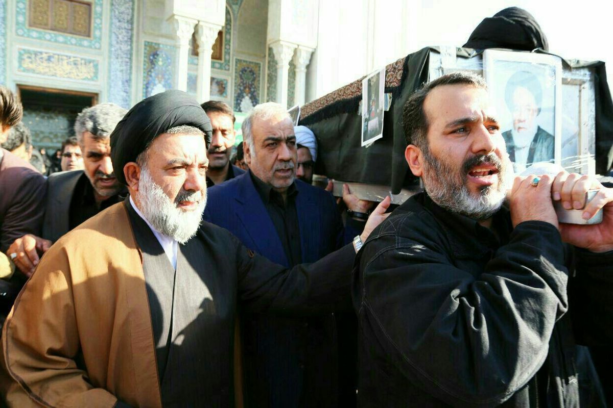 مراسم تشییع و تدفین آیت الله شاهرخی نماینده سابق لرستان در مجلس خبرگان رهبری برگزار شد/ببینید