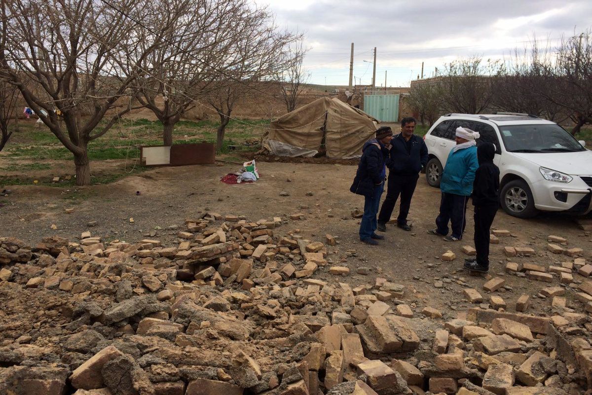 زمین لرزه خانه های روستای موسی آباد را تخریب کرد/ ببینید