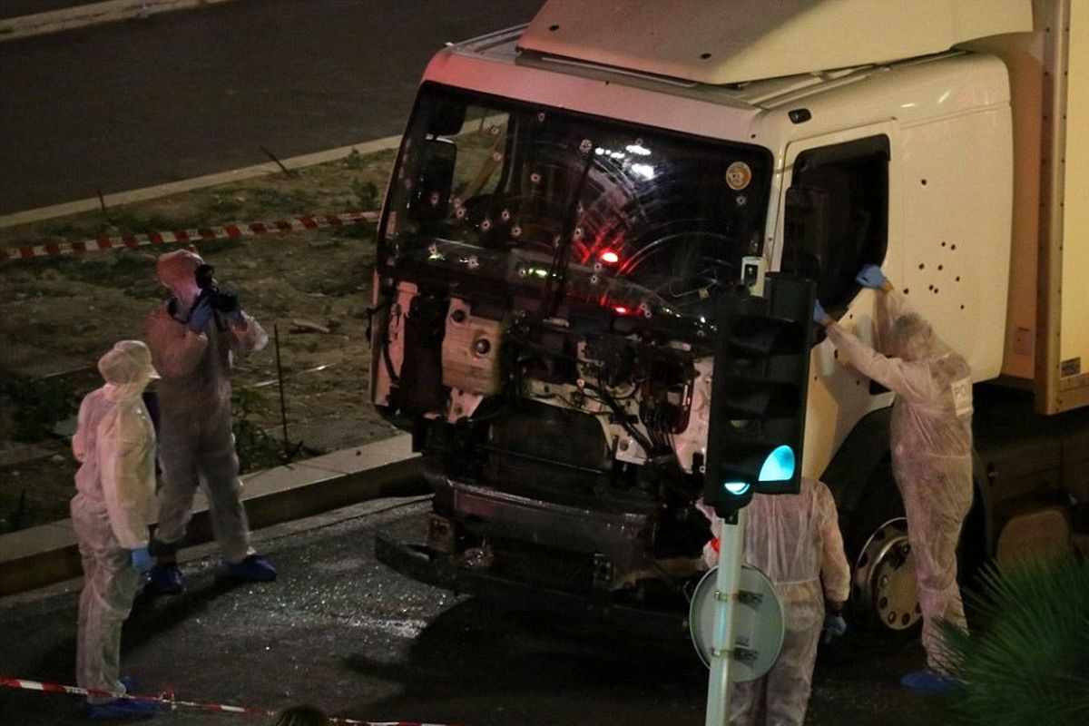 حمله به عابران پیاده با کامیون در سوئد