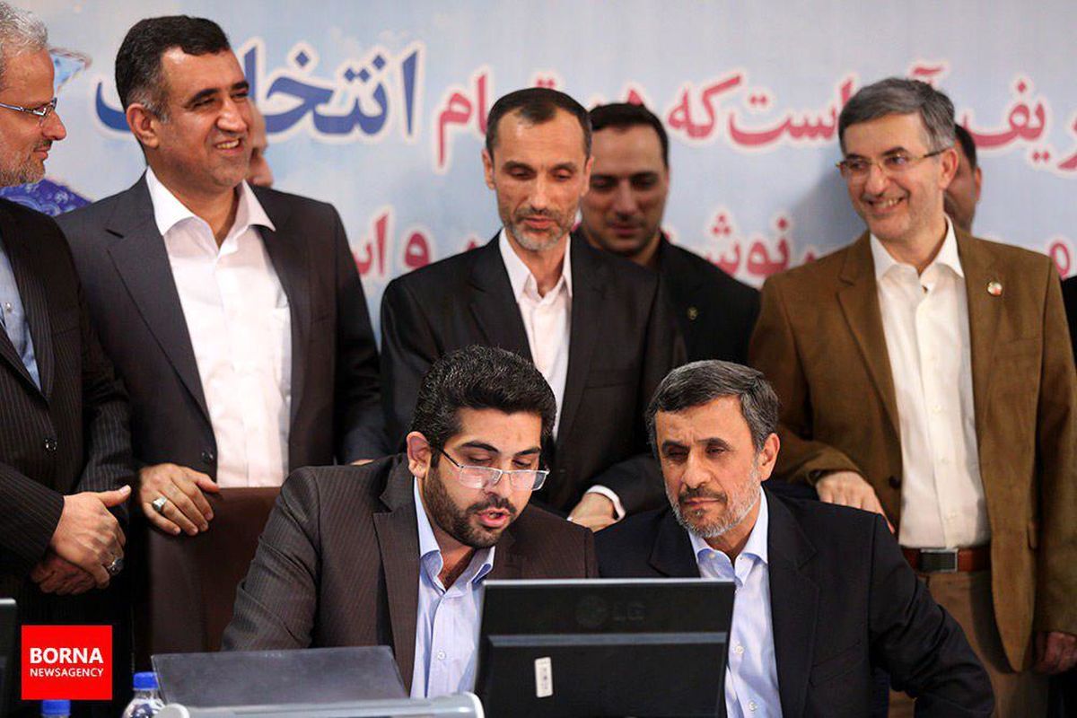 احمدی نژاد نهی رهبر انقلاب را نادیده گرفت و ثبت نام کرد