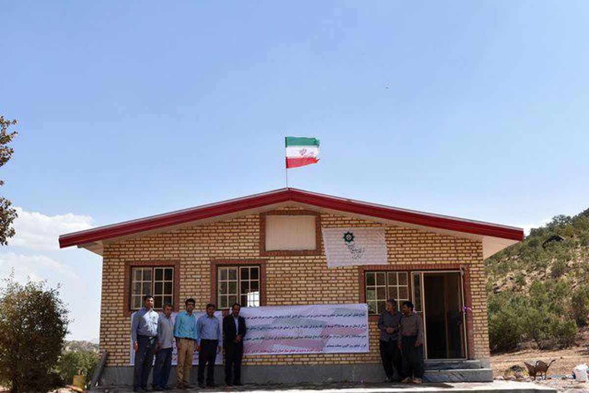 ساخت آموزشگاه یک کلاسه در روستای حشمت آباد نورآباد