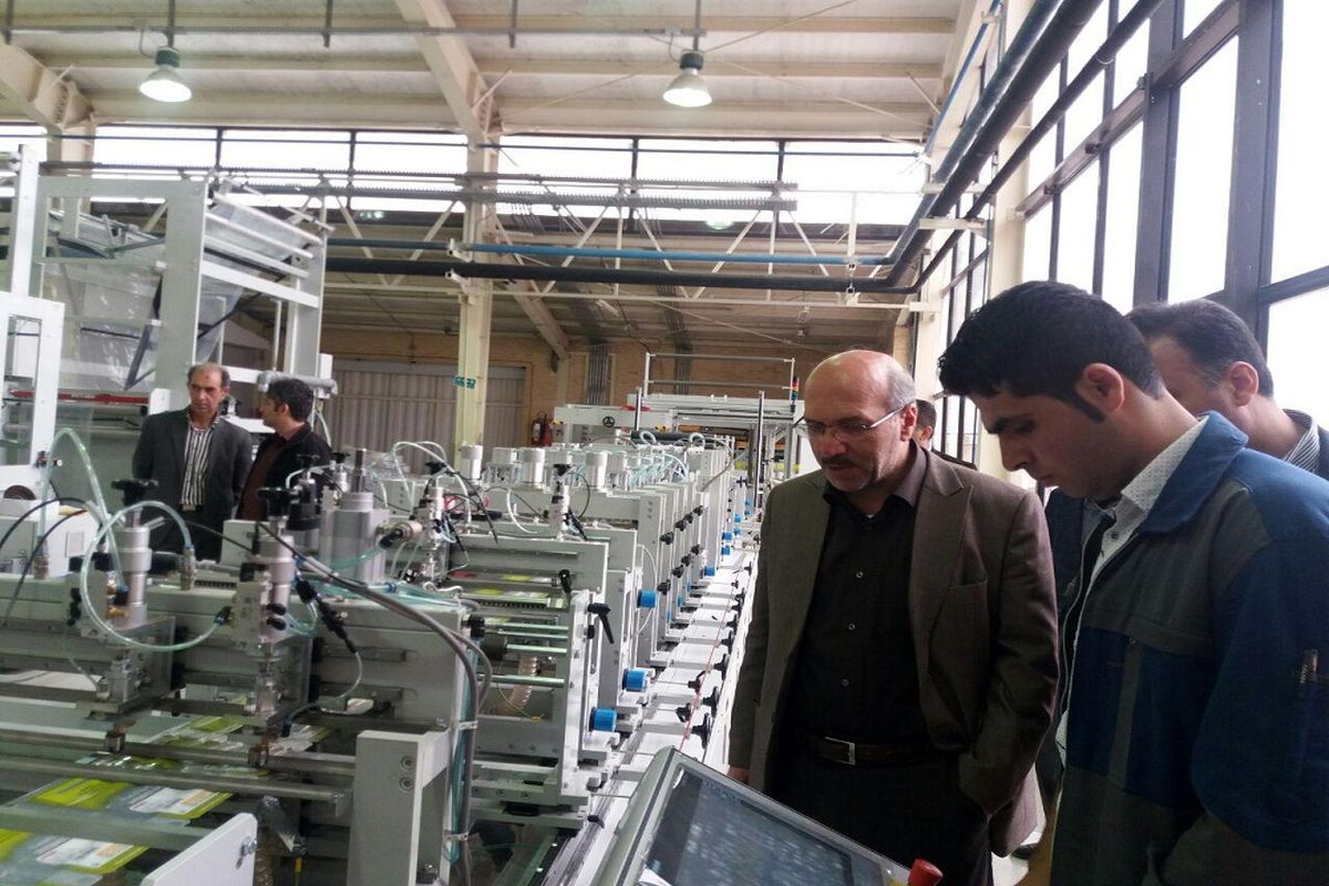 رییس سازمان صنعت از دو واحد صنعتی در تاکستان بازدید کرد