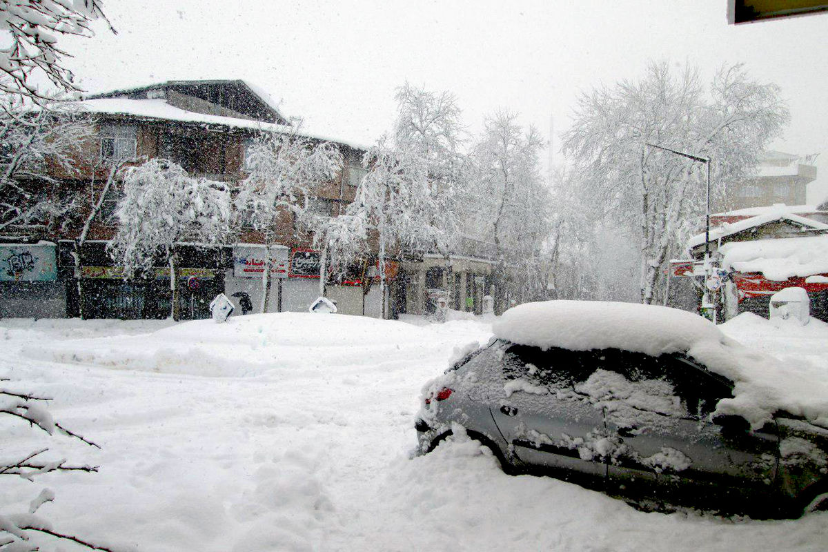 ۵۳ مسافر نوروزی گرفتار در برف ارتفاعات تاراز اندیکا اسکان داده شدند