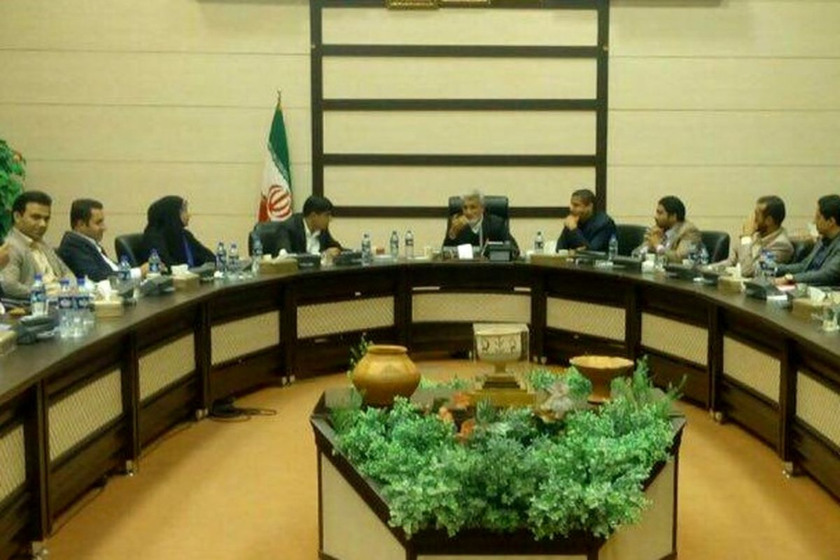 دیدار صمیمی استاندار با جمعی از جوانان فعال در حوزه های اجتماعی، فرهنگی و سیاسی