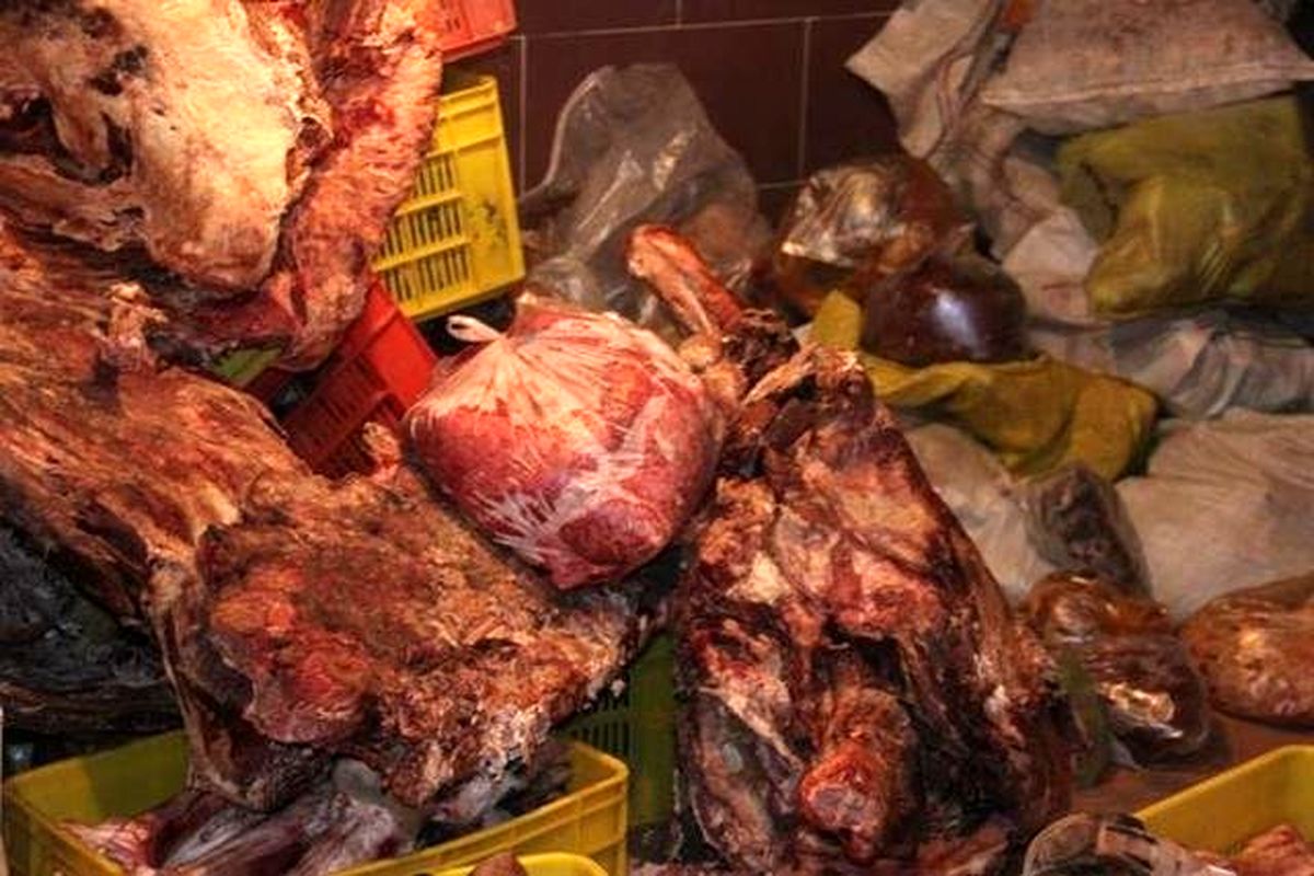 کشف مواد غذایی غیر بهداشتی در رشت