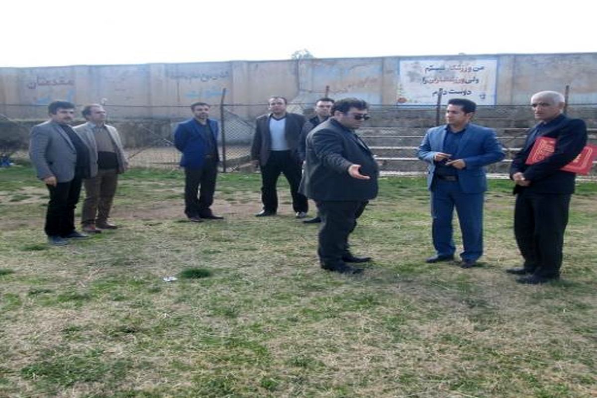 بازسازی و مرمت زمین چمن استادیوم شهید پیرحیاتی شهرستان ایوان به زودی آغاز میشود
