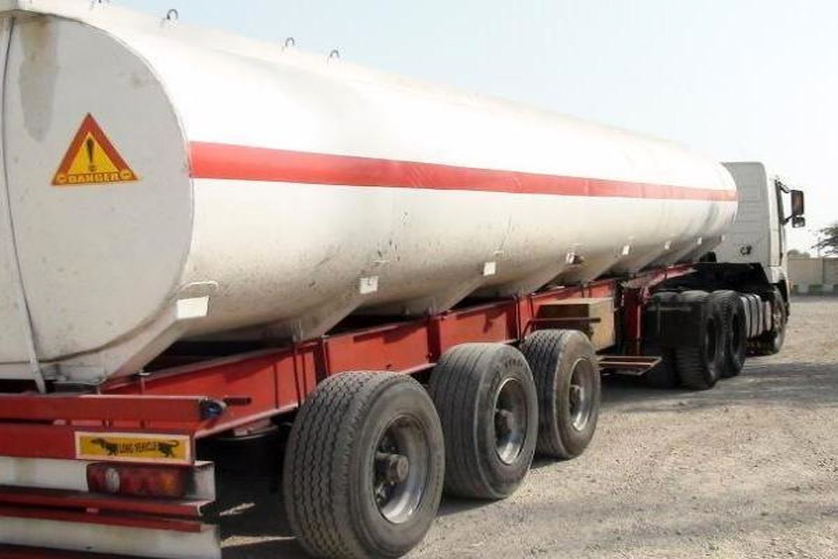 توقیف تانکر حامل ۳۴ هزار لیتر سوخت قاچاق در ایرانشهر