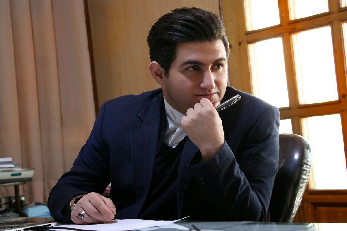 ما در محمودآباد همچنان دوره می کنیم؛ شب را، روز را و هنوز را