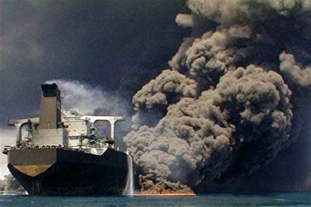 اعلام عزای عمومی و شهید نامیدن دریانوردان نفتکش ایرانی