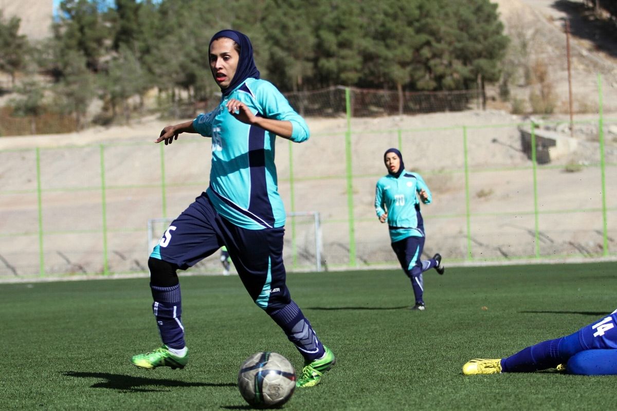 بانوان فوتبالیست آذربایجان‌غربی، آذرخش را ۷ تایی کردند