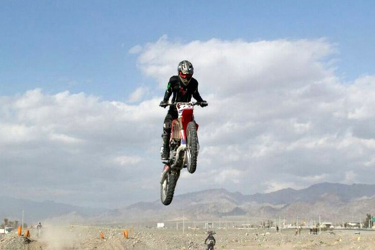 مسابقات موتور سواری کلاس کراس و تریل در کلاچای شهرستان رودسر برگزارشد