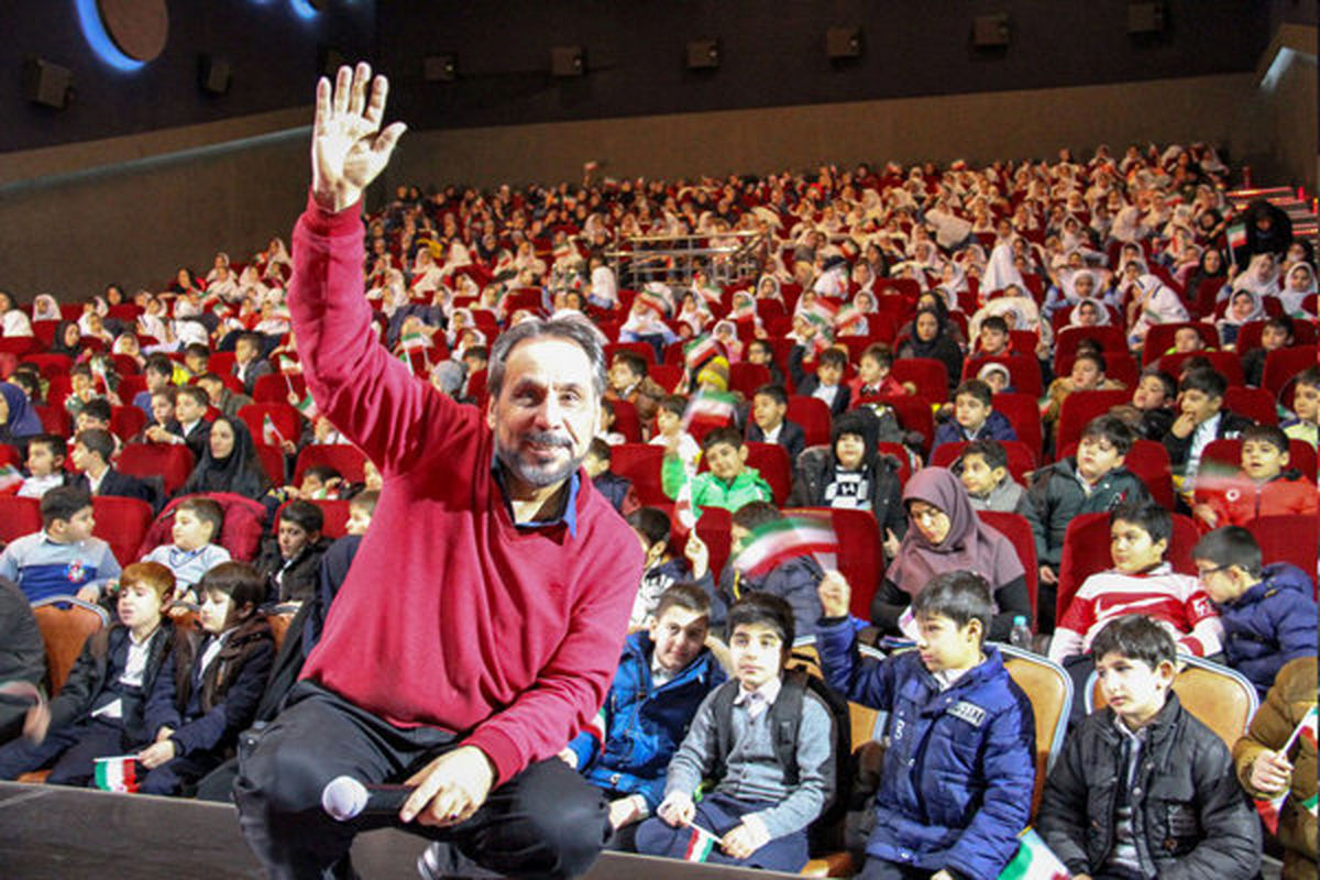 جشن «سیمرغ و پروانه‌ها» با اکران فیلم «قهرمانان کوچک» آغاز شد