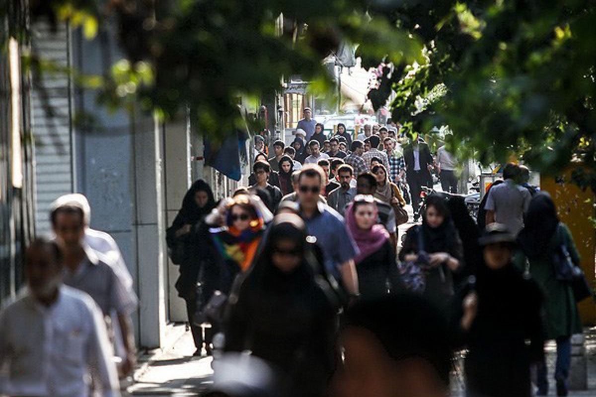 عمده‌ترین دلیل ترافیک تهران وجود همه مشاغل در این شهر است/ فرصت شغلی در کرج،  ازدحام جمعیت تهران را کاهش می‌دهد